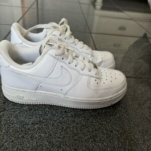 White Nike Air Force